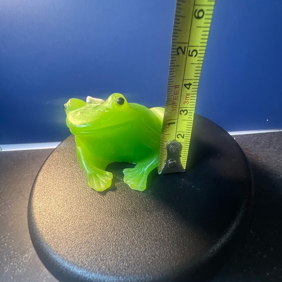 Vintage Wax Candle Decorative Hand Crafted Frog Figural Figurine Bright Green - Picture 9 of 10